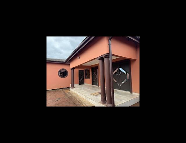 5 BEDROOM HOUSE FOR SALE IN MPOPHOMENI